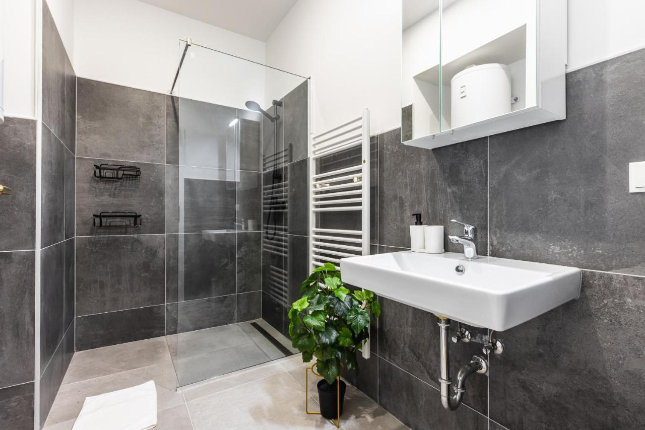Apartament Classy And Elegant In A Calm Area Wiedeń