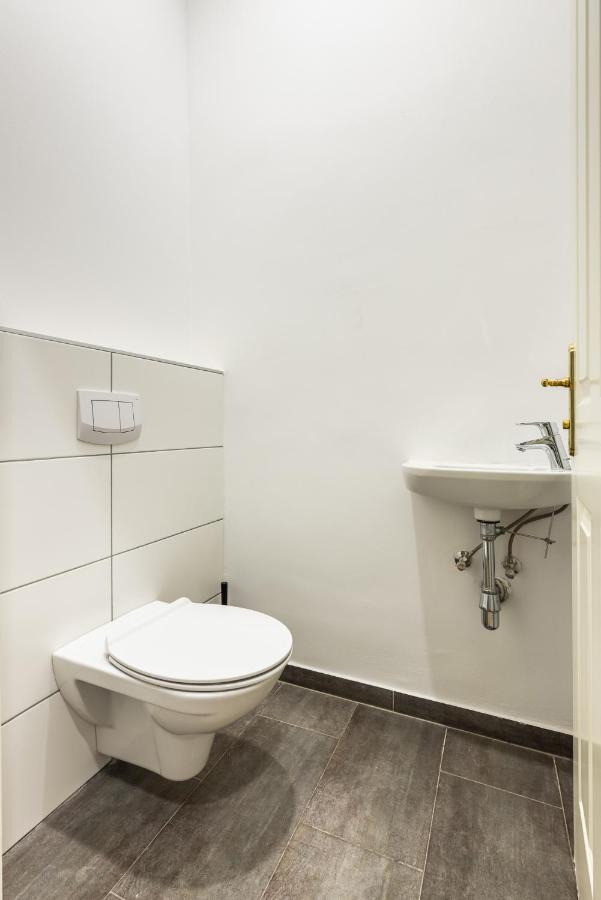 Classy And Elegant In A Calm Area Apartament