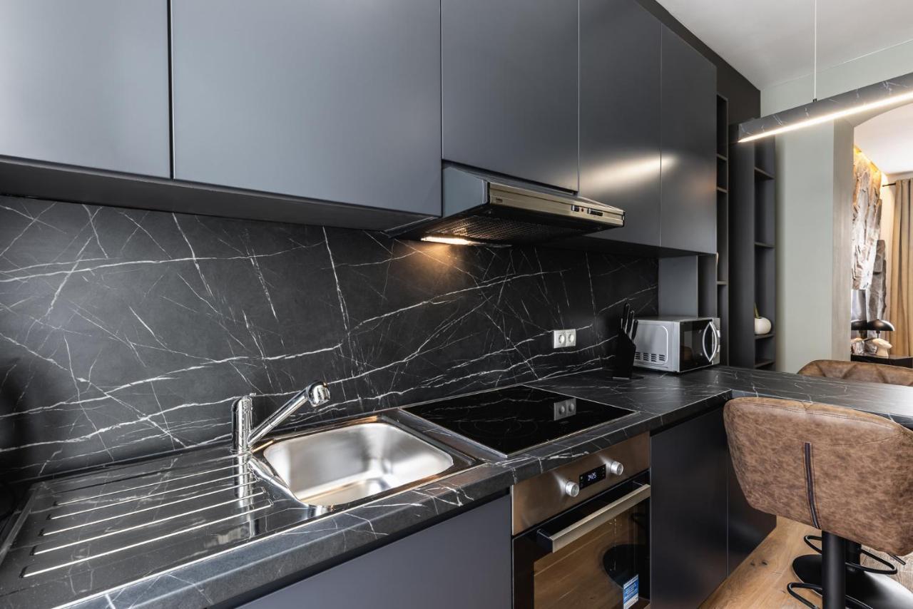 Classy And Elegant In A Calm Area Apartament